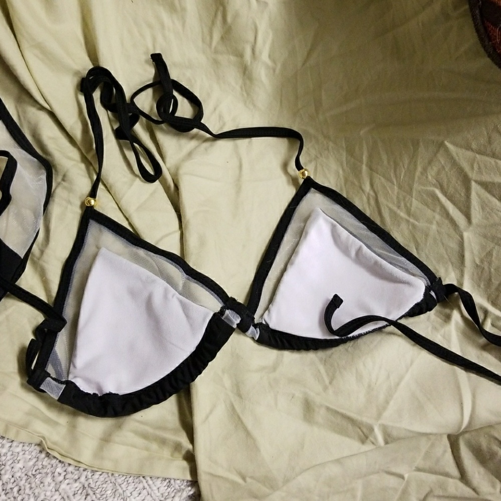 string bikini - Picture 3 of 3